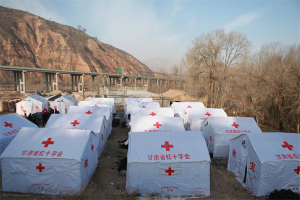 12.21 克新民村安置點(diǎn) 甘肅、寧夏紅十字心理救援隊(duì) (2).jpg